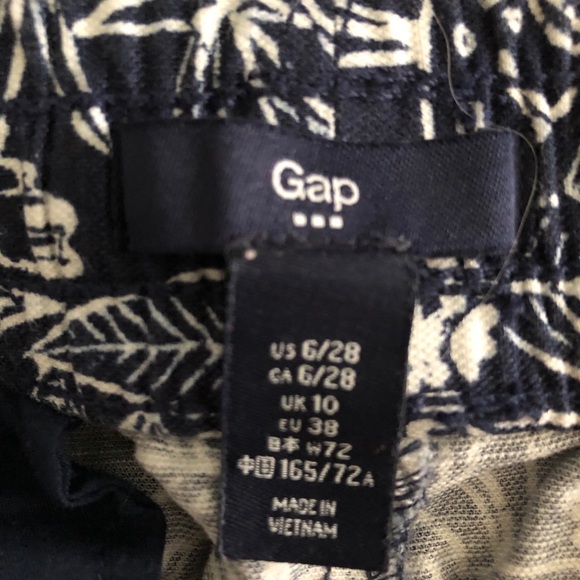 GAP shorts - Picture 2 of 2